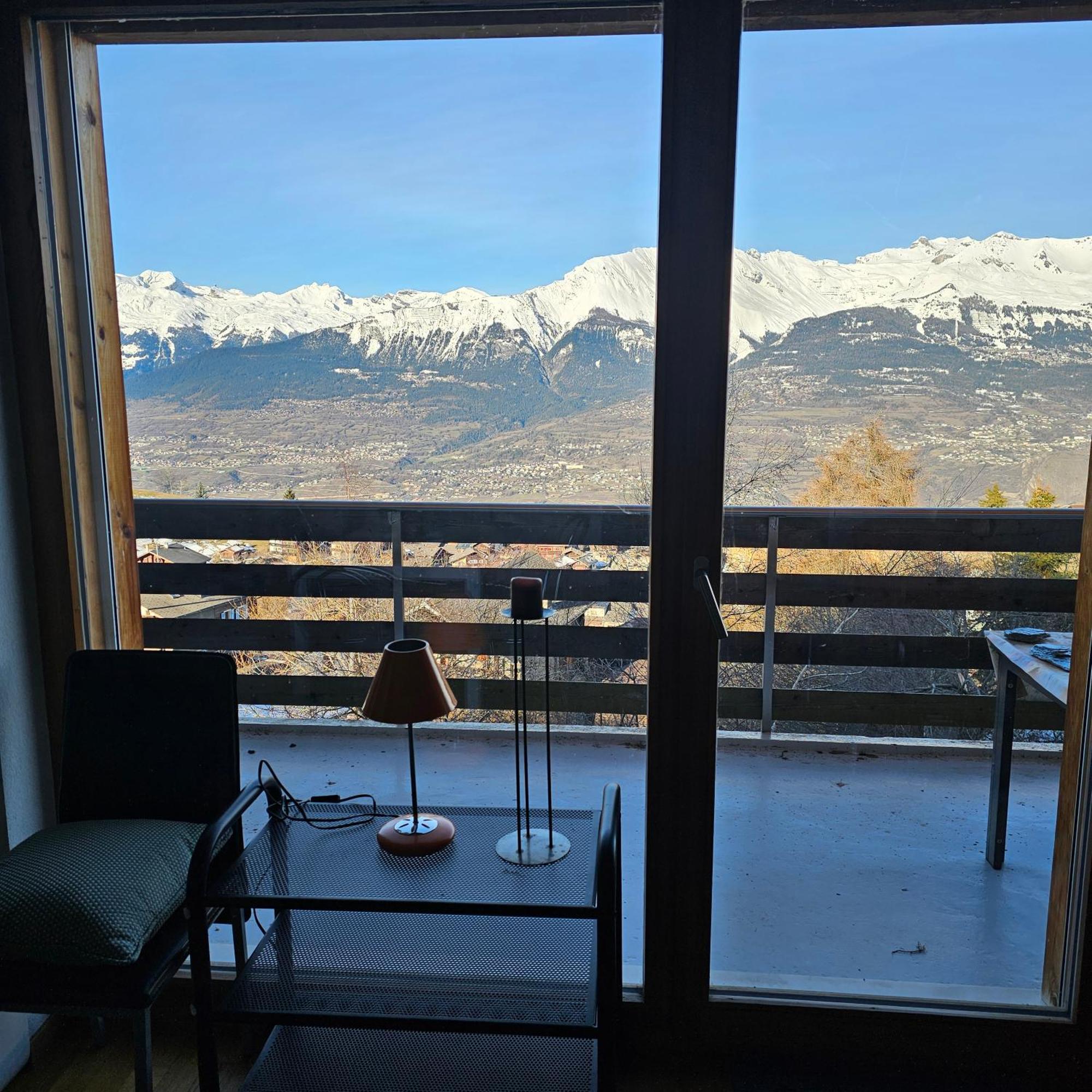 Appartement Meuble A Louer A Nax Esterno foto