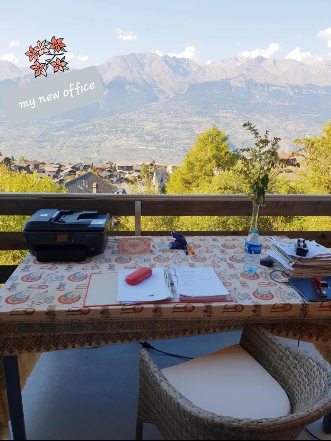Appartement Meuble A Louer A Nax Esterno foto